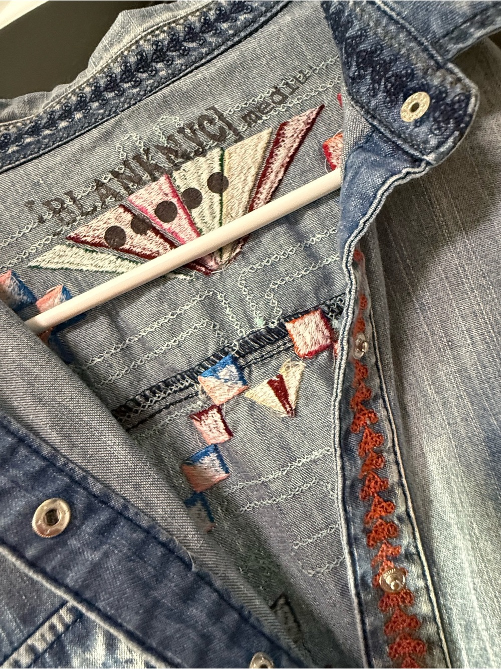 Vintage Blanc NYC Light Blue Denim Jacket with Multicolor Embroidery - Picture 4 of 9